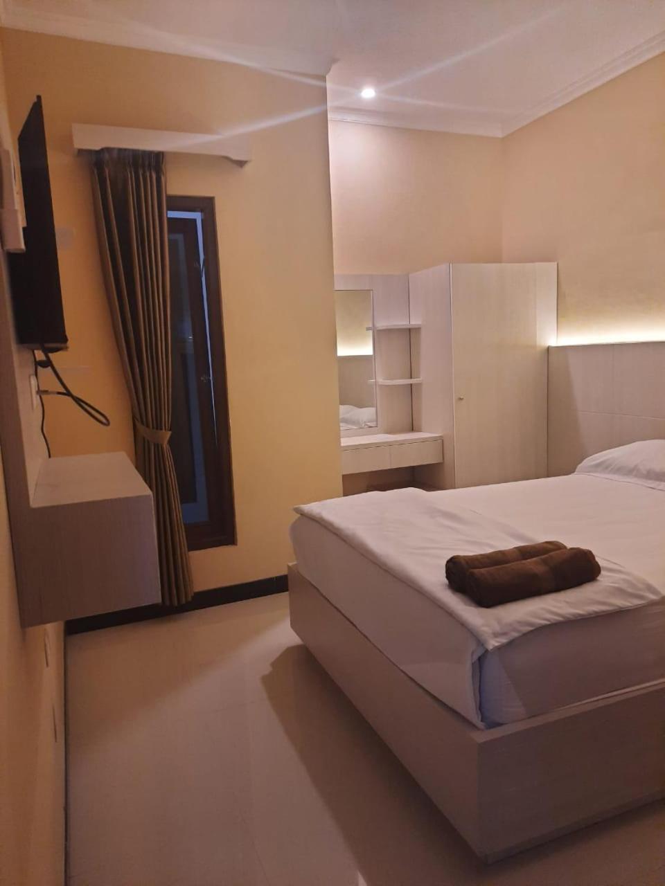 Omah Joglo Bugis Hotel Wendit Exterior photo